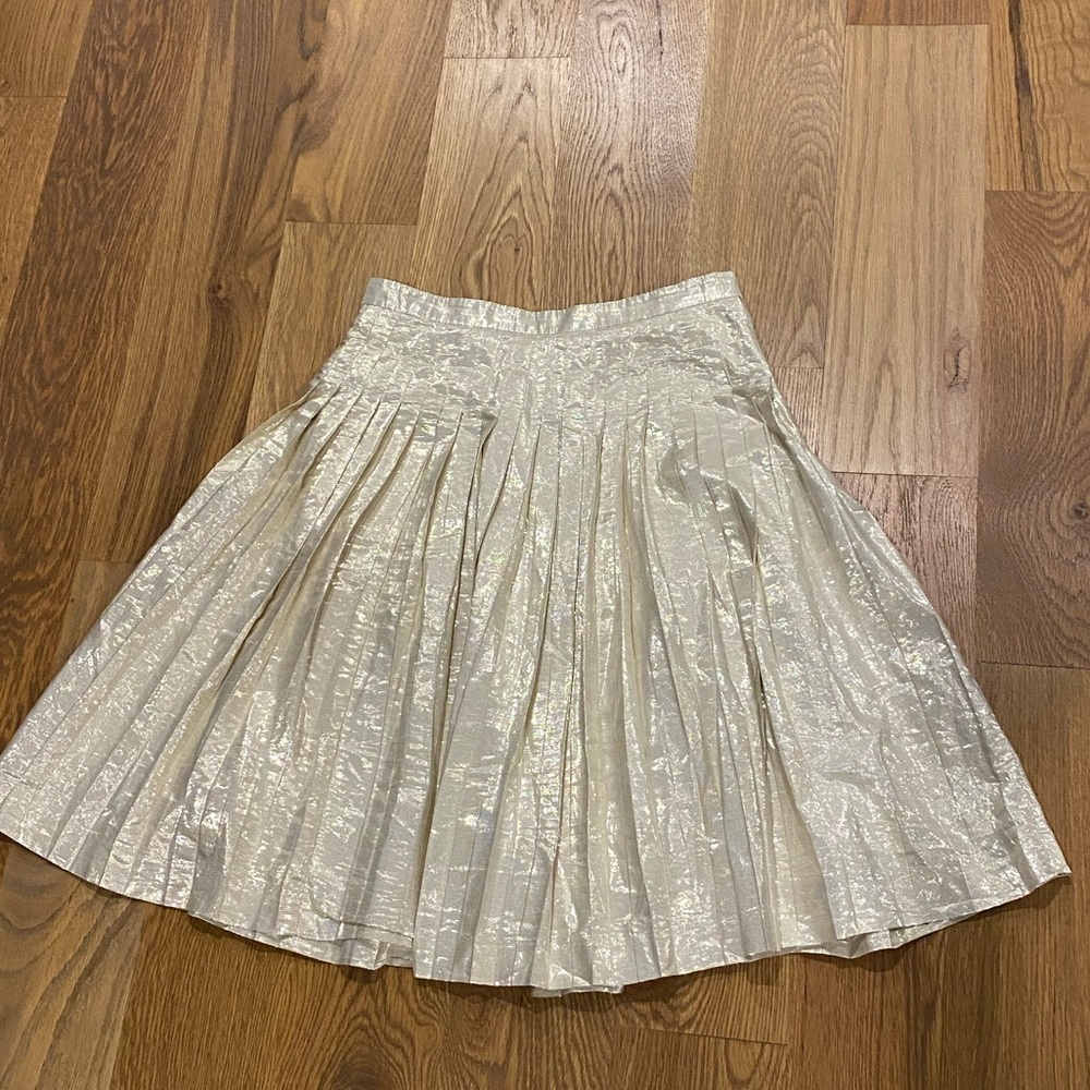 Kulson Italy// gold silk pleated skirt, size 36